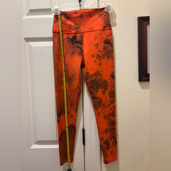 Women’s Two Pair of Leggings Tie-Dye and Solid - Picture 7 of 15